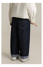 Jeans Wide Leg | Mezclilla Suave con Pespuntes Blancos y Dobladillo a Rayas