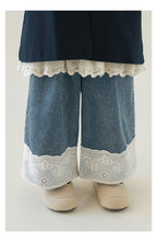 Jeans Wide Leg Niña | Mezclilla con Encaje Bordado Suizo en Bastilla
