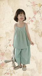 Conjunto Coordinado de Dos Piezas para Niña | Blusa y Pantalón Capri